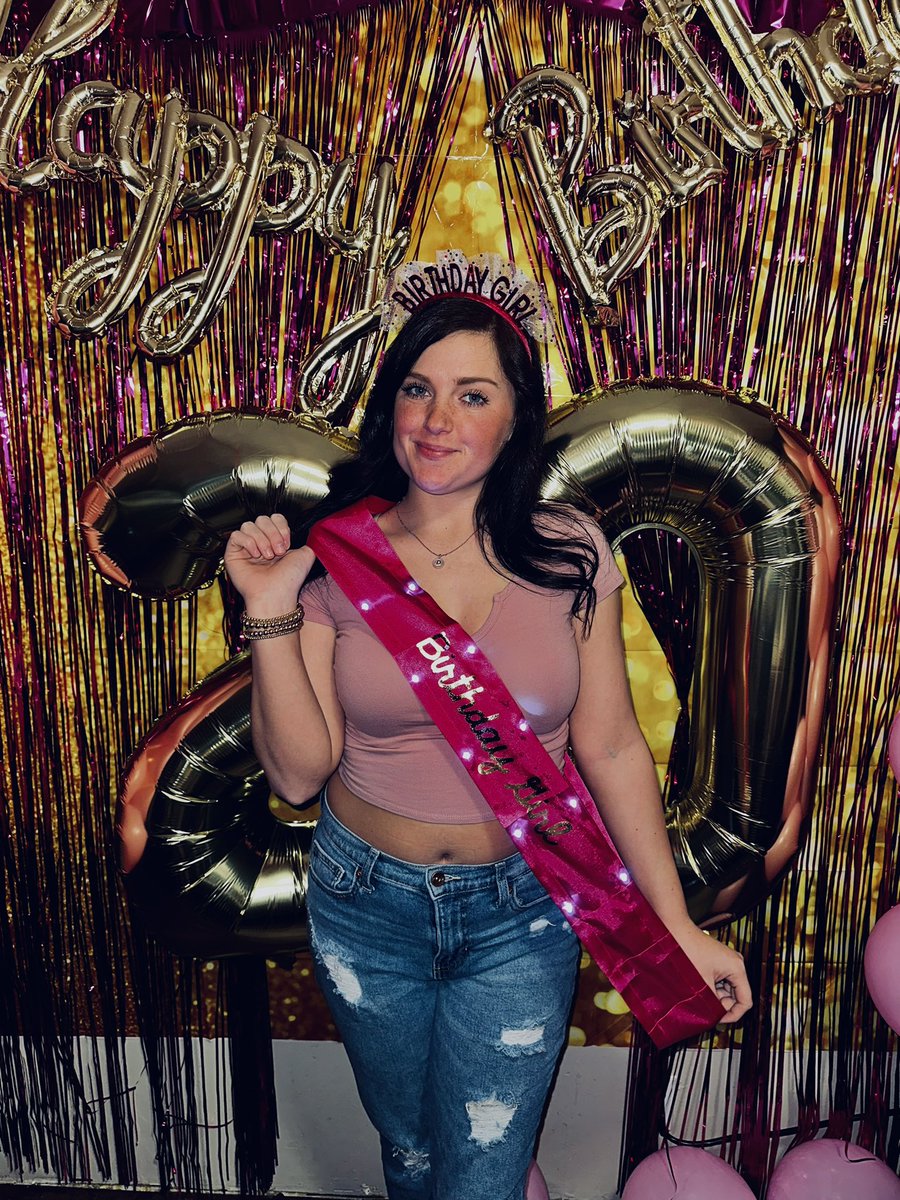 rilee yates tweet media