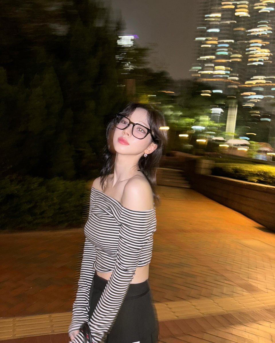 aIea_game's tweet photo. Exploring the vibrant streets and dynamic culture of Hongkong🖤 https://t.co/DVVwzQUOkM
