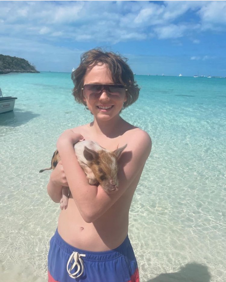 FIM DE UMA ERA! Christian Convery, nosso Gus de Sweet Tooth deu adeus aos cabelos loiros 🥹