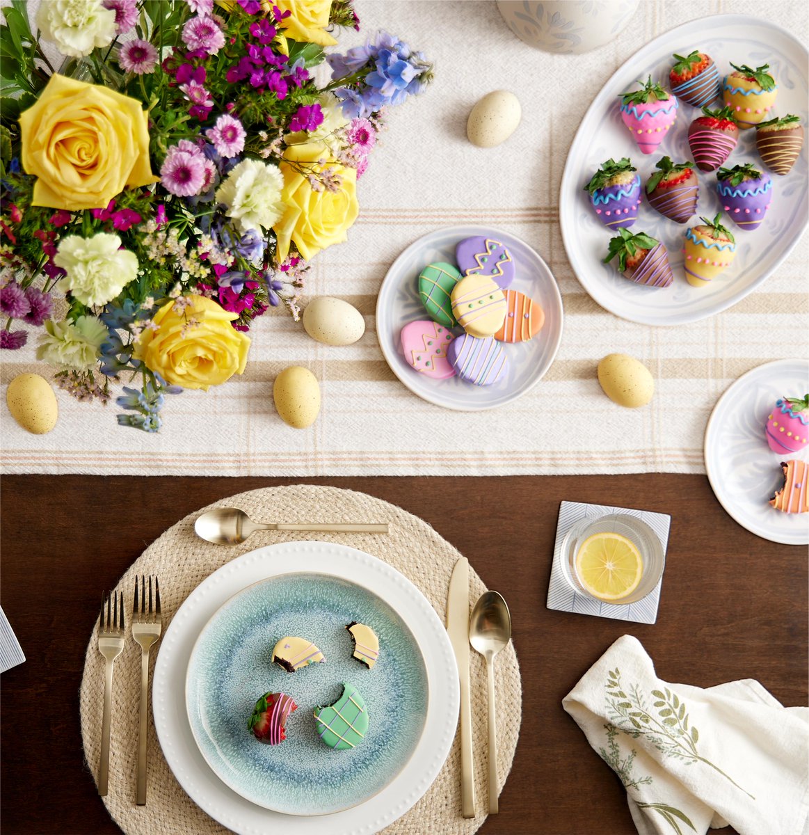 Wishing you an egg-stra special Easter gathered together with the ones you love 🌼 Tell us your favorite Easter tradition.