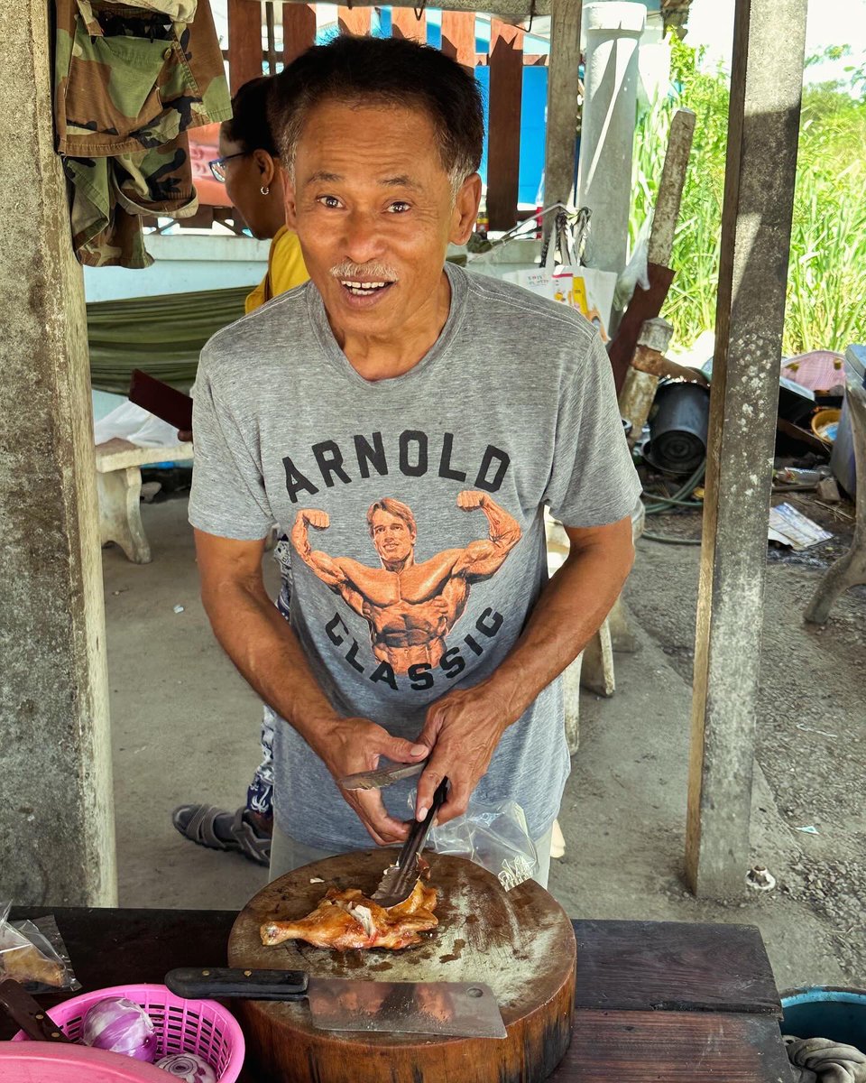BigRichRealty's tweet photo. Traveling thru the mountains of Thailand and stopped at a roadside bbq about a 100 kilometres west of Hua Hin and met this wonderful gentleman. @Schwarzenegger is a global phenomenon. https://t.co/Wn5BEfamUj