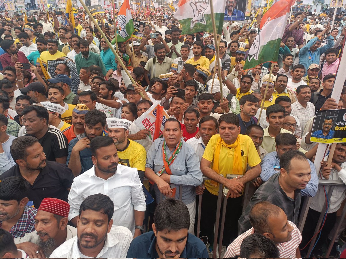 MukundNews's tweet photo. INDIA Block की दिल्ली में "तानाशाही" के खिलाफ महारैली में लगभग सभी बड़े नेता और अच्छी खासी भीड़ जुटी https://t.co/gzjtS6D9eQ