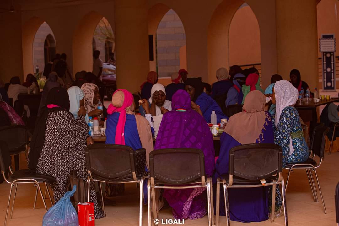 iftartech's tweet photo. #IftarTech 🌙

Ce vendredi s'est déroulé la 2e édition du #IftarTech 🌙🍵 à l'Université Islamique de Niamey en compagnie des récipiendaires du programme AGCCI de ONU Femmes Niger et des acteurs de l'écosystème autour d'un ftour et de discussions riches. 

📸 Ligali https://t.co/zwR1eaAonf