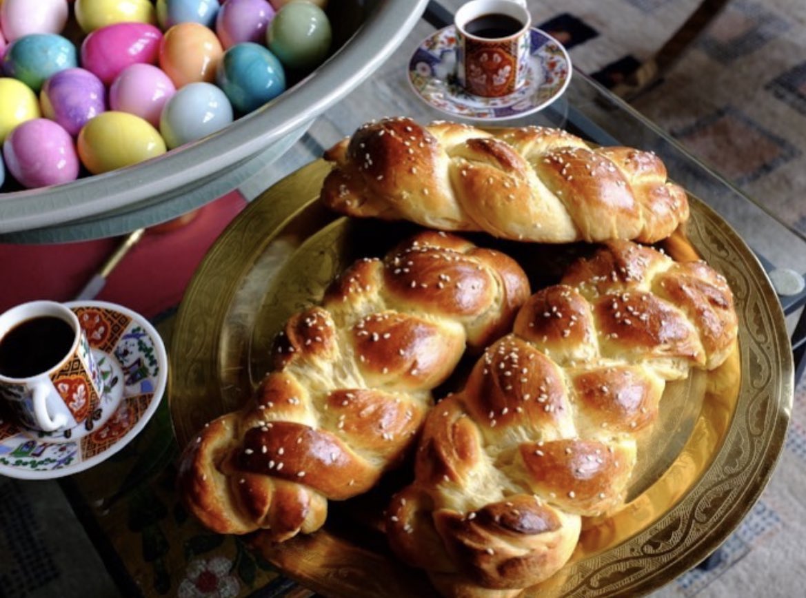 ArmCuisine's tweet photo. Happy Easter !! ✝️

#Choreg (չորեկ) Armenian Easter Bread 🥖 

#ArmenianFood 🇦🇲 https://t.co/jCTslNq1Ct