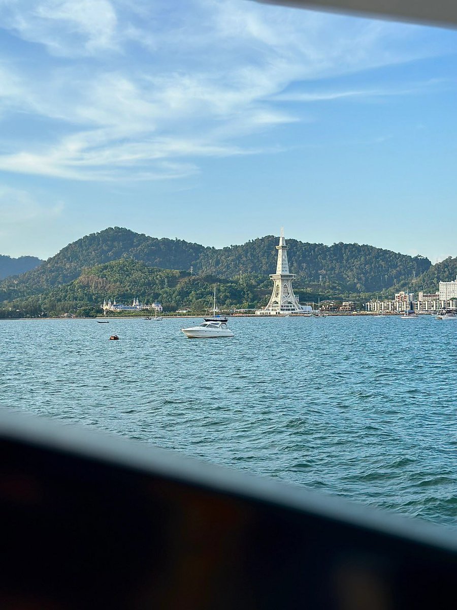 Chocolate198111's tweet photo. #Malaysia Yacht Langkawi https://t.co/korqpWoink