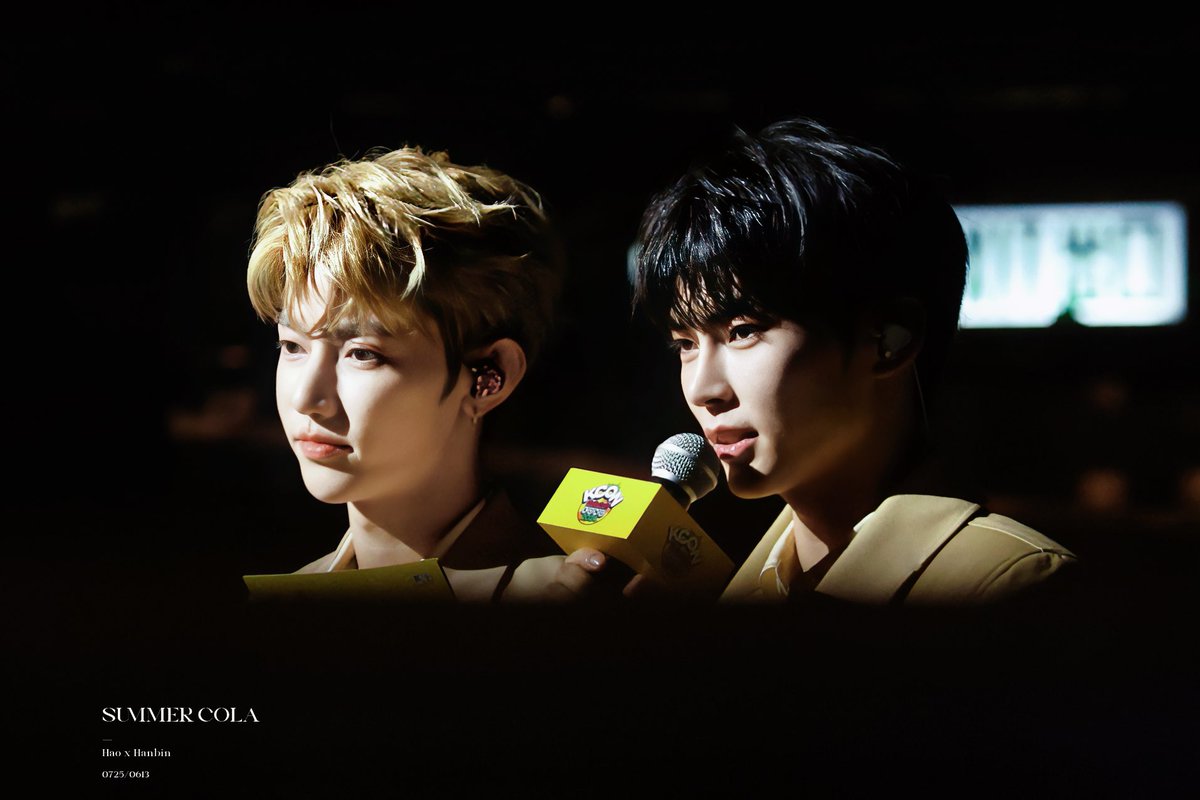 SummerCola0607's tweet photo. 240331 케이콘 MC🤍🩵

#ZB1 #ZEROBASEONE #장하오 #ZHANGHAO  #章昊 #ジャンハオ #성한빈 #SUNGHANBIN  #ソンハンビン https://t.co/ICauW3N5lr