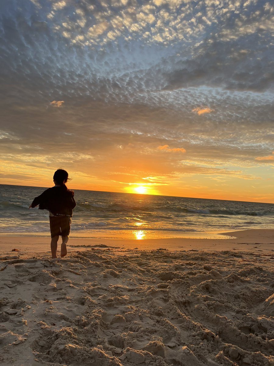 Making memories with my little dude 
#sunset #justanotherdayinwa #beach #biglittlove