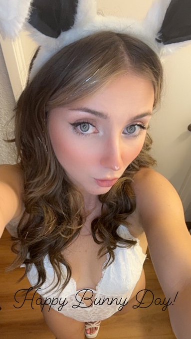 Happy bunny day! 🐰 https://t.co/fPUkWj6O51