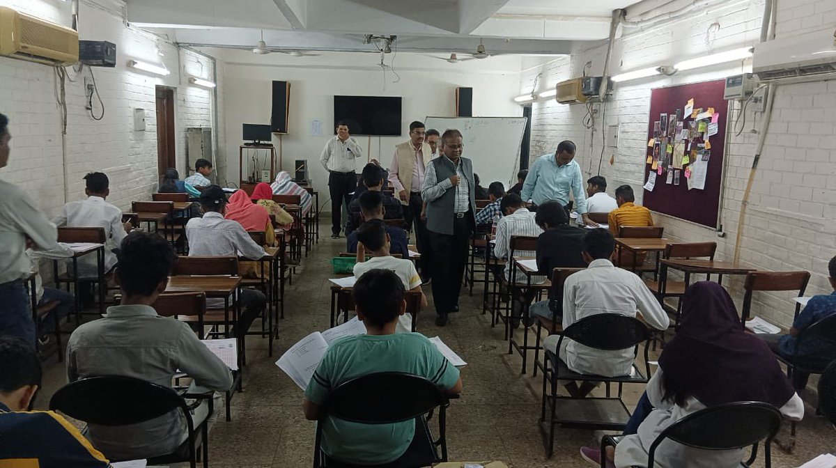 JMI conducted Class-IX Entrance Examination today. A total of 13705 candidates appeared in the exam at various centres setup on the campus & outside also. Prof. Eqbal Hussain, Offg. VC & Mr. Mohd. Hadis Lari, Offg. Registrar visited various centres to check the arrangements.