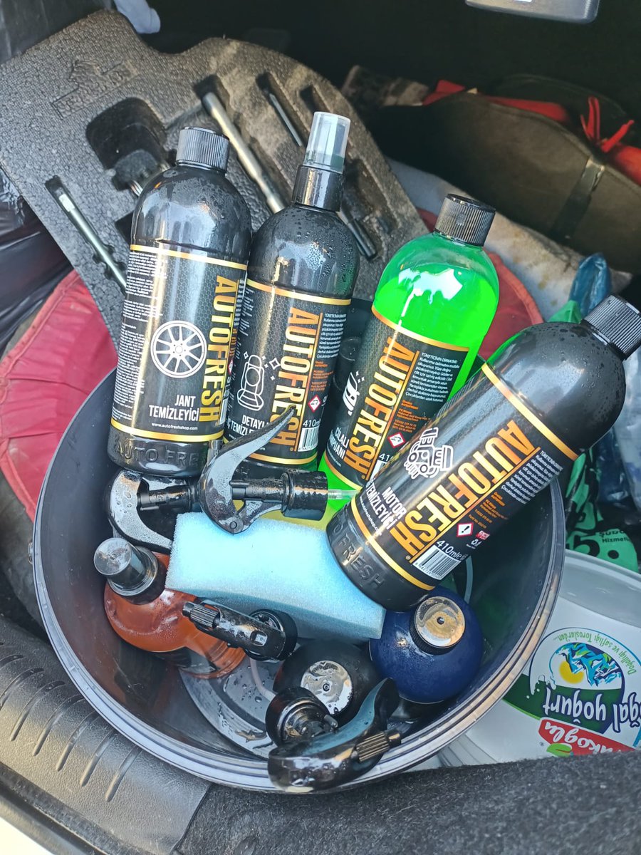 yüzüne nemlendirici sürmeyen kardeşimin araba için aldığı set (kavun kokulu şampuan var içinde)