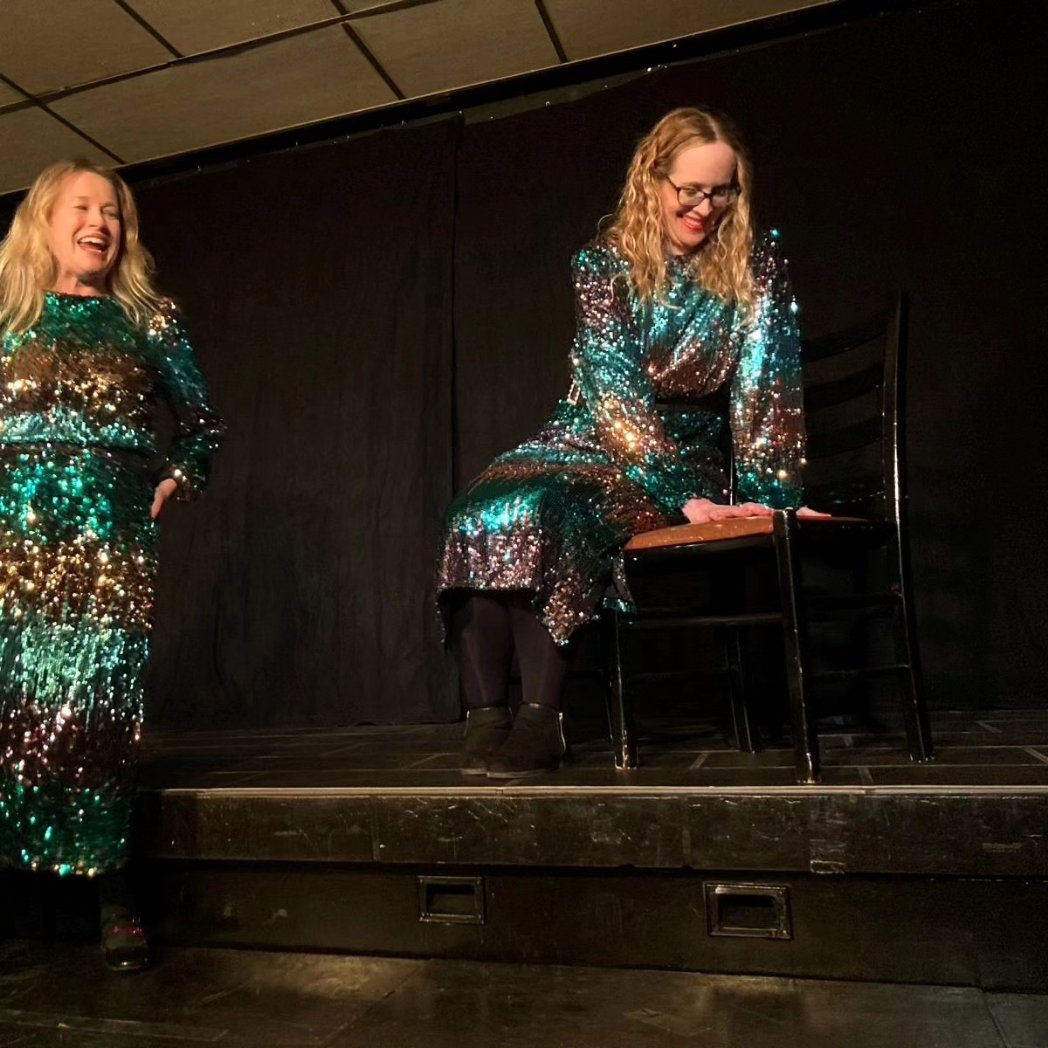 A big sparkling thank you to all involved with Tøyen Impro SNIF 24, we had an absolute blast bringing our Twinprov 'Chekhov's Pie' ridiculousness back to Norway!