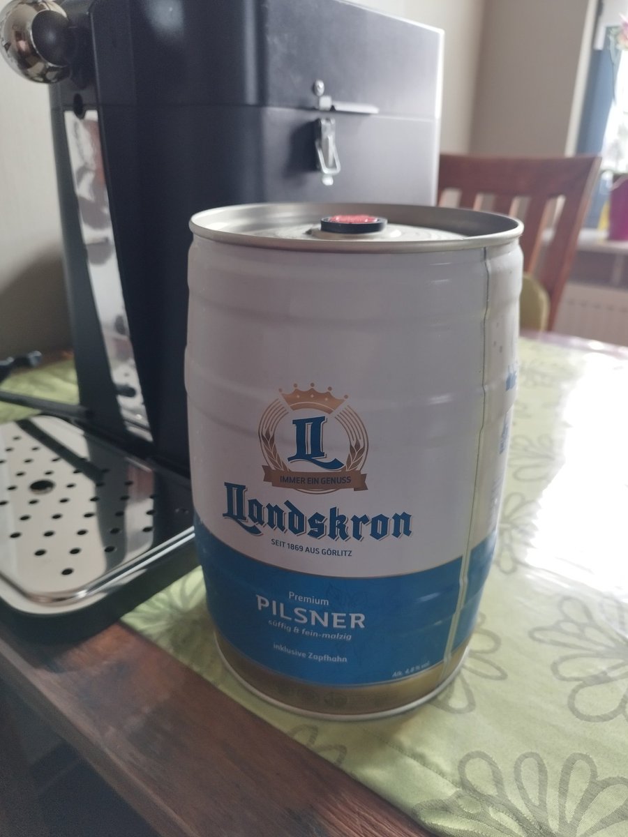 Heute mal ein Bier aus dem äußersten Osten der Republik. Viele Grüße an die Sachsen. Da, wo 💙 stabil ist.