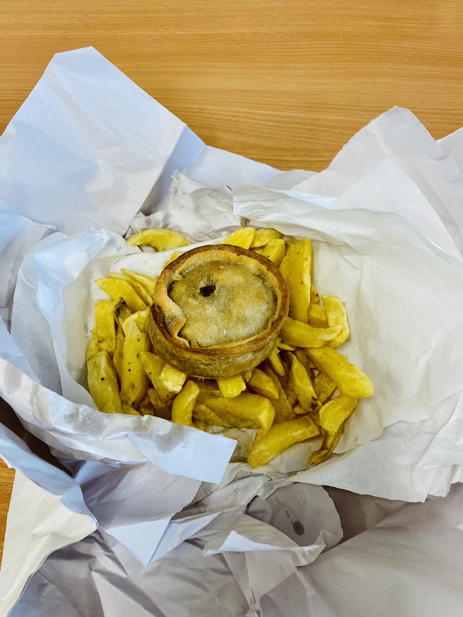 Scottish Cuisine: Pie supper. Pic: failsworthblue/X.