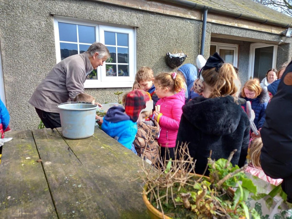 🐣🐣🐣 HAPPY EASTER 🐣🐣🐣 Every Easter our Community Team are out in villages 'clapping' for eggs with children and local residents. This is an Ynys Môn tradition, which involves 'clapping' for eggs with wooden clappers and reciting a short rhyme. The prize was an egg! #UKSPF