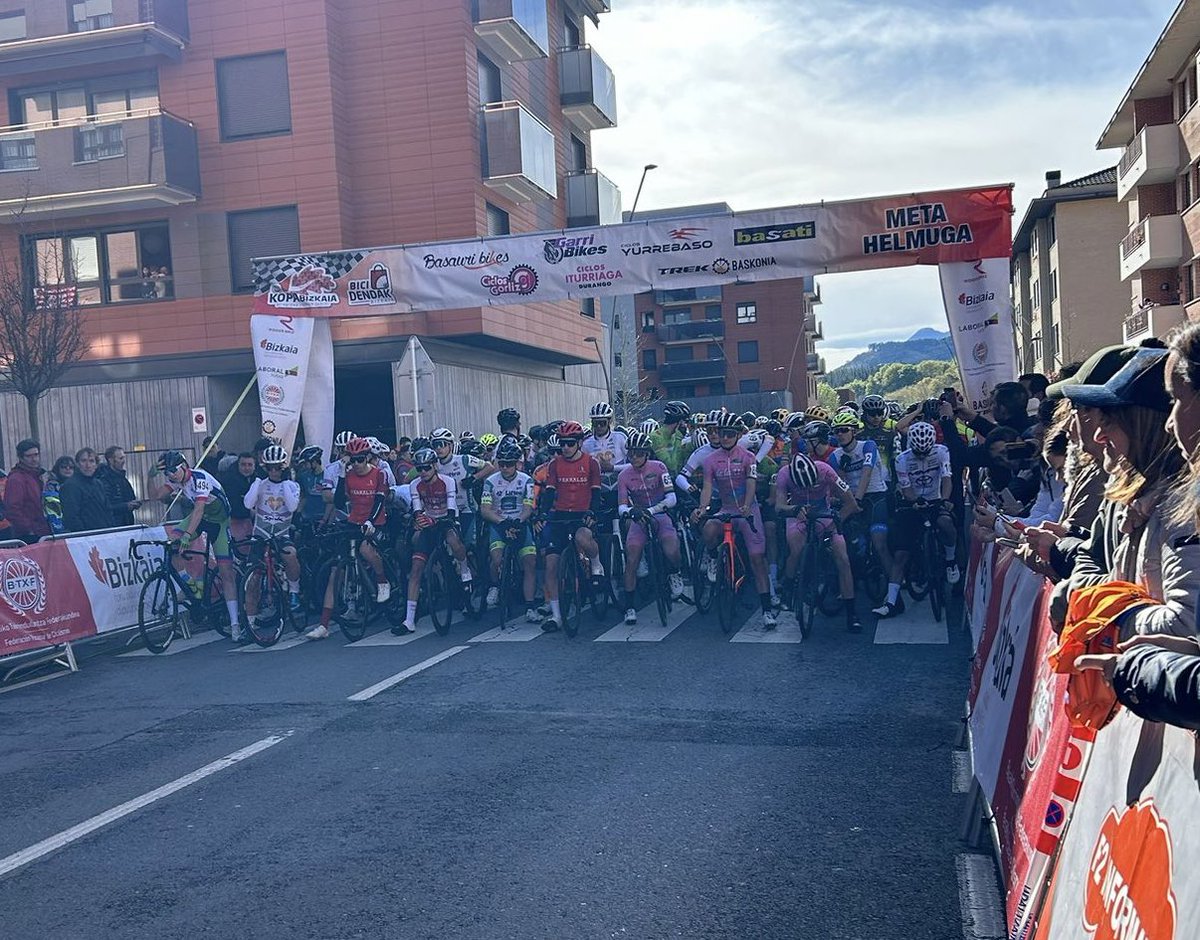 En el día de ayer, los junior por la mañana y los cadetes por la tarde, disputaron la Udaberriko Klasika 2024 en #Amorebieta @scamorebieta 
@loiumat @biselek @BioracerSpain @GetxoKirolak @CroissanterieB 
#GazteluOcasion 

#PuntaGaleaTxE 
#GetxoTxirrindularitza