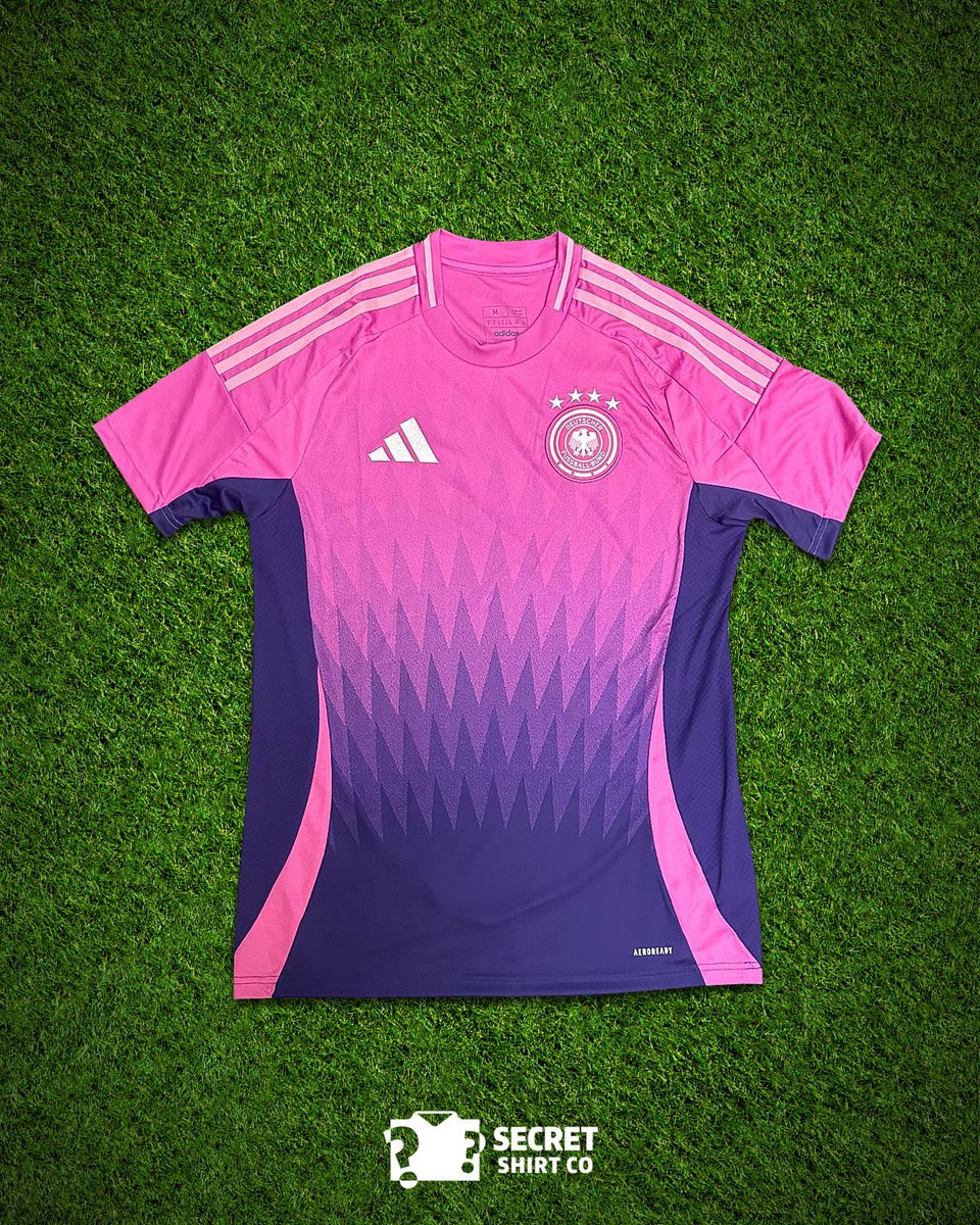 secretshirtco's tweet image. If Erling Haaland 🇳🇴 or Bukayo Saka 🏴󠁧󠁢󠁥󠁮󠁧󠁿 score FIRST in todays game we’ll giveaway a SecretShirt.co box 📦

To enter 👇

🔄 Retweet this tweet
🤝 Follow us

Good luck!