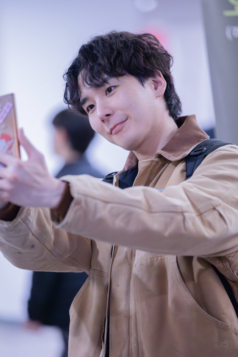 cheese_meom's tweet photo. 240324 이기완 배우님 퇴근길 https://t.co/BChRk3KyhX