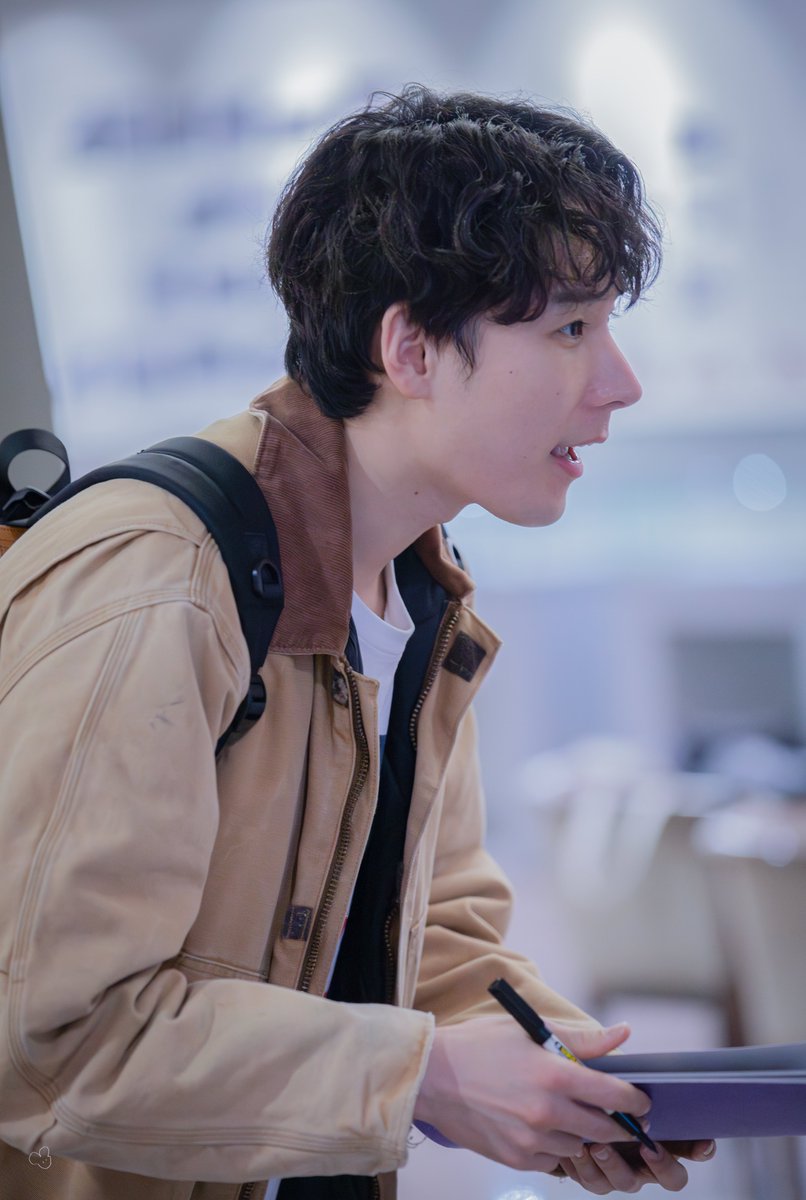 cheese_meom's tweet photo. 240324 이기완 배우님 퇴근길 https://t.co/BChRk3KyhX