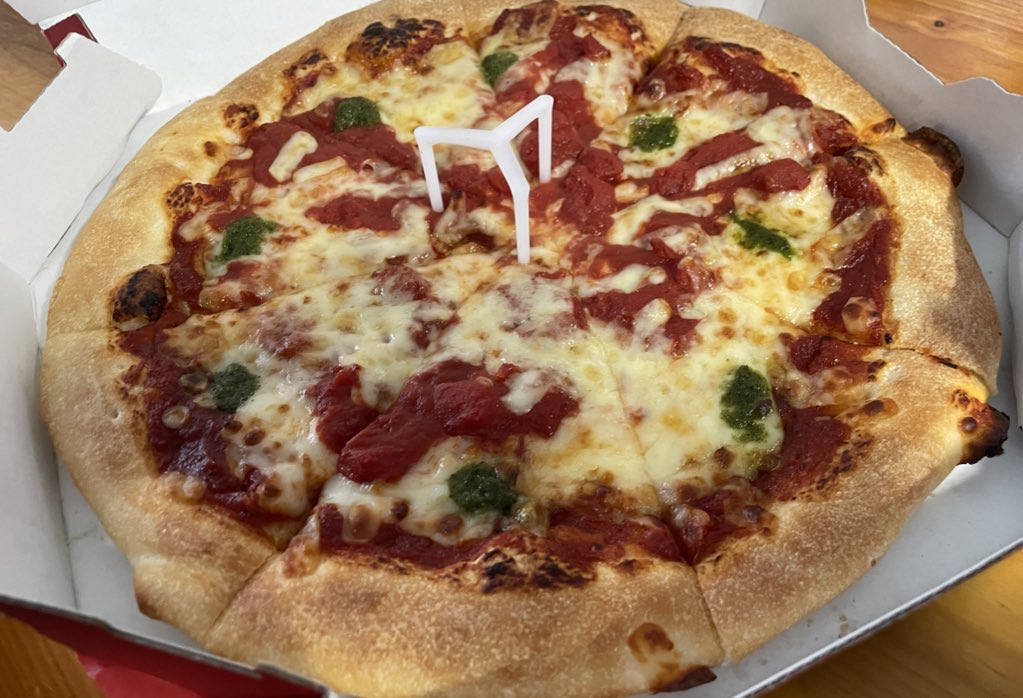 今夜はピザハット🍕

2枚買ってLINE5%オフ
ドリンククーポンは行方不明🥹