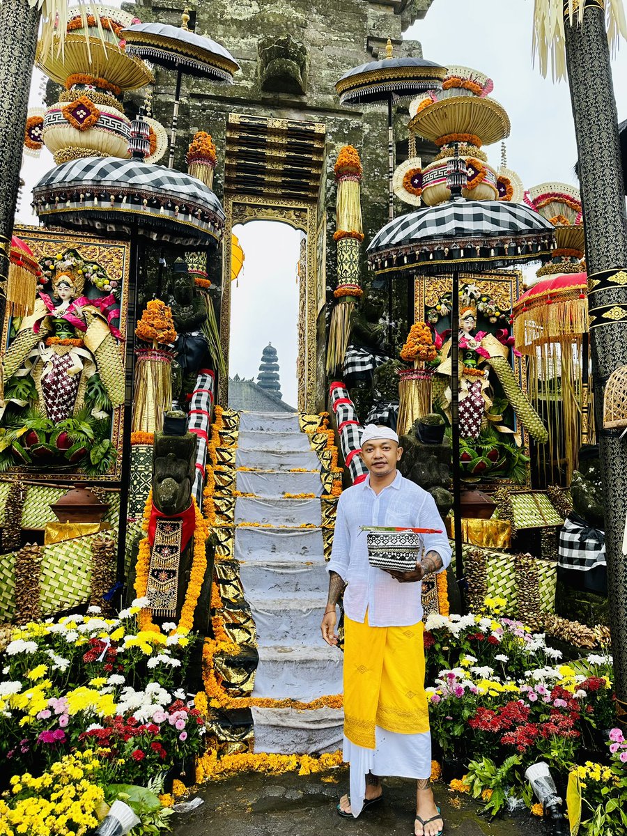 SuWayan80's tweet photo. Pura Ulundanu Batur 
#odalan
#balinese
#bali
#puraulundanubatur
#balineseceremony https://t.co/fwHDBm5B3R