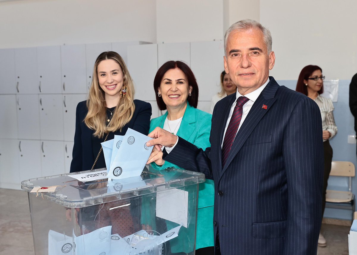 osmanzolan's tweet photo. 31 Mart Mahalli İdareler Genel  Seçiminde oyumuzu kullandık. Tüm hemşehrilerimi bu yurttaşlık görevini yerine getirmeye davet ediyorum.

Seçimlerimiz şehrimize, ülkemize hayırlı uğurlu olsun. İnşallah kazanan Denizli olacak. https://t.co/4PGtJU2Kns