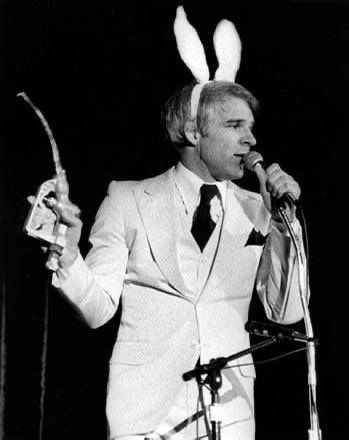 Some thoughts on Steve Martin’s white suit stand-up act, inspired by the new Apple documentary. open.substack.com/pub/joelmorris…