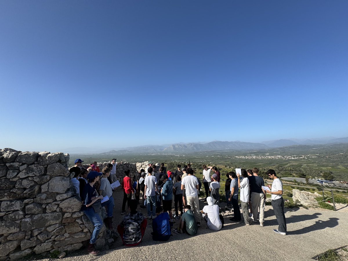 Hmptn_Classics's tweet image. A final group photo with one of the most famous ancient structures: the Lion Gate in Mycenae. We’re now en route to our final stop in Corinth for an early lunch before we head back to the airport.