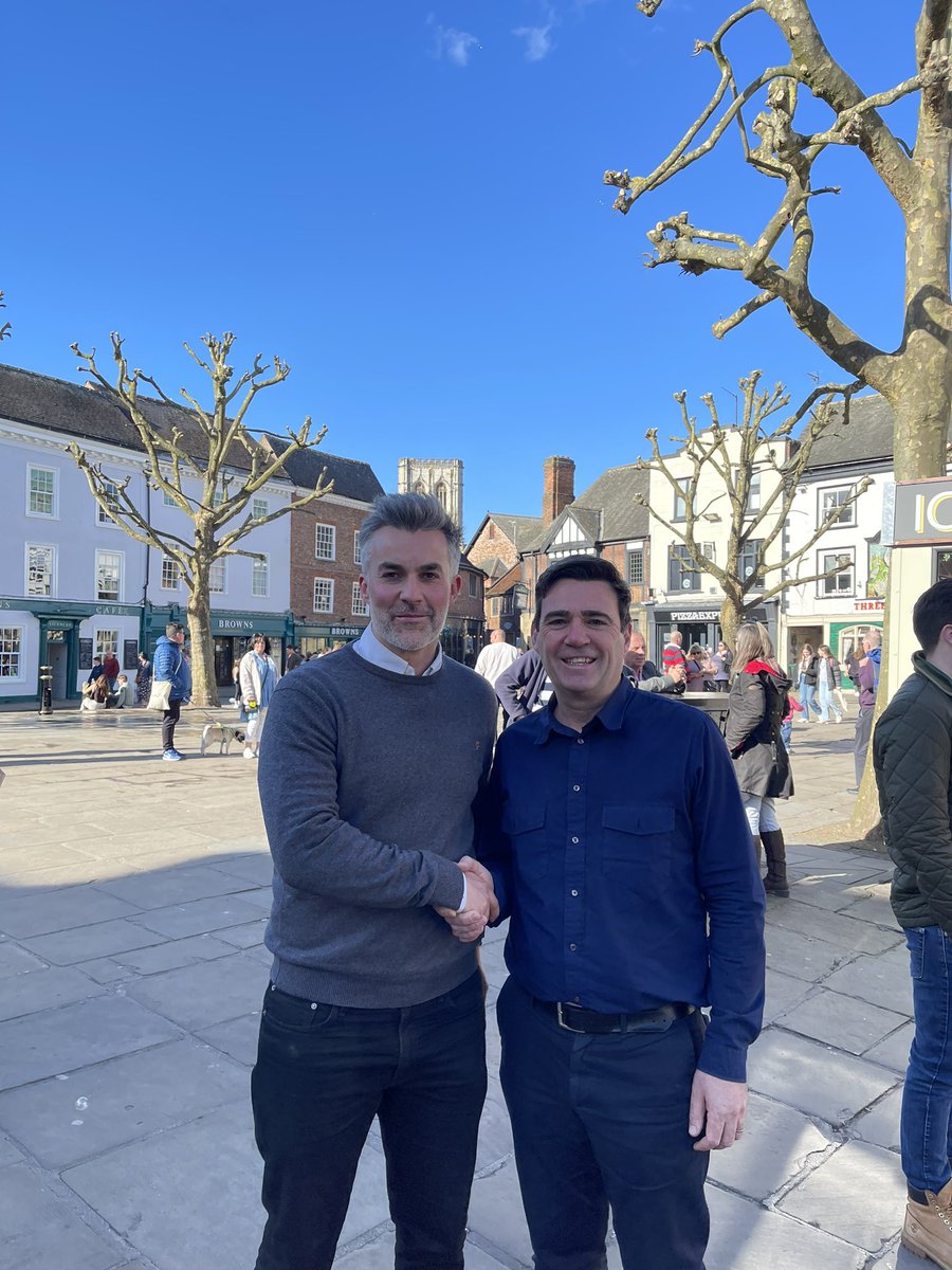 Its a pleasure to welcome @AndyBurnhamGM to York & continue talks on how as mayors we can work collectively to achieve great success for both our regions. From transport, housing to adult ed, I look forward to working with Andy & bringing a fresh start to York & North Yorkshire