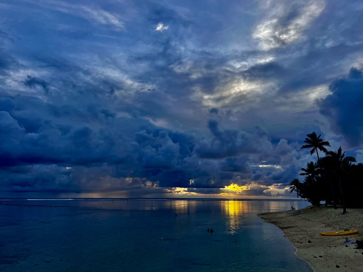 #moodyskies @TheRarotongan #vacationbliss