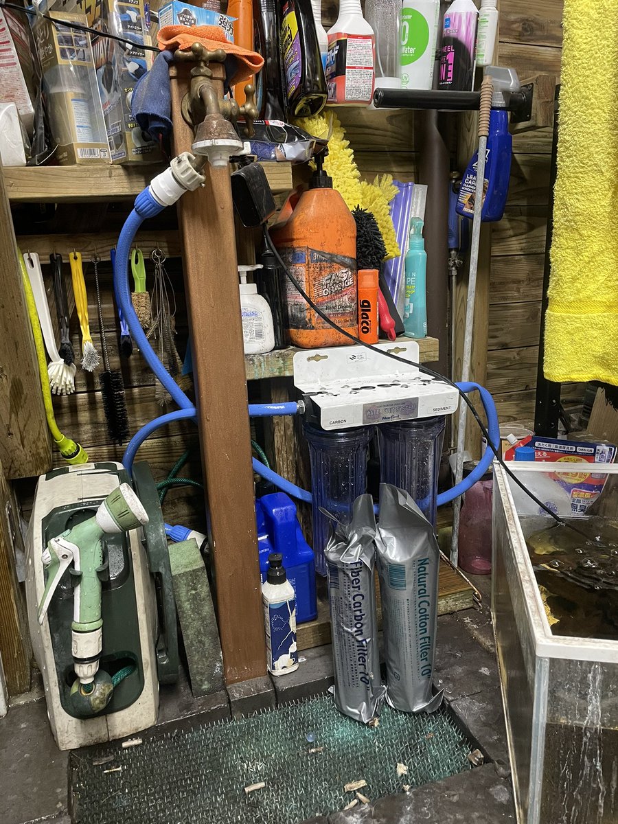 毛細なんたら対策でケーブル入れまして（一回型番間違え無駄にした
お高いプラグ入れた割にしれっとしたので
イグニッションコイルも替えまして
甥っ子が何故か中免通ってるのでいい加減治そうとちょっと触るもやはり治らないポンコツに
クローゼットにフィルターあったから車庫に中古浄水器買って設置