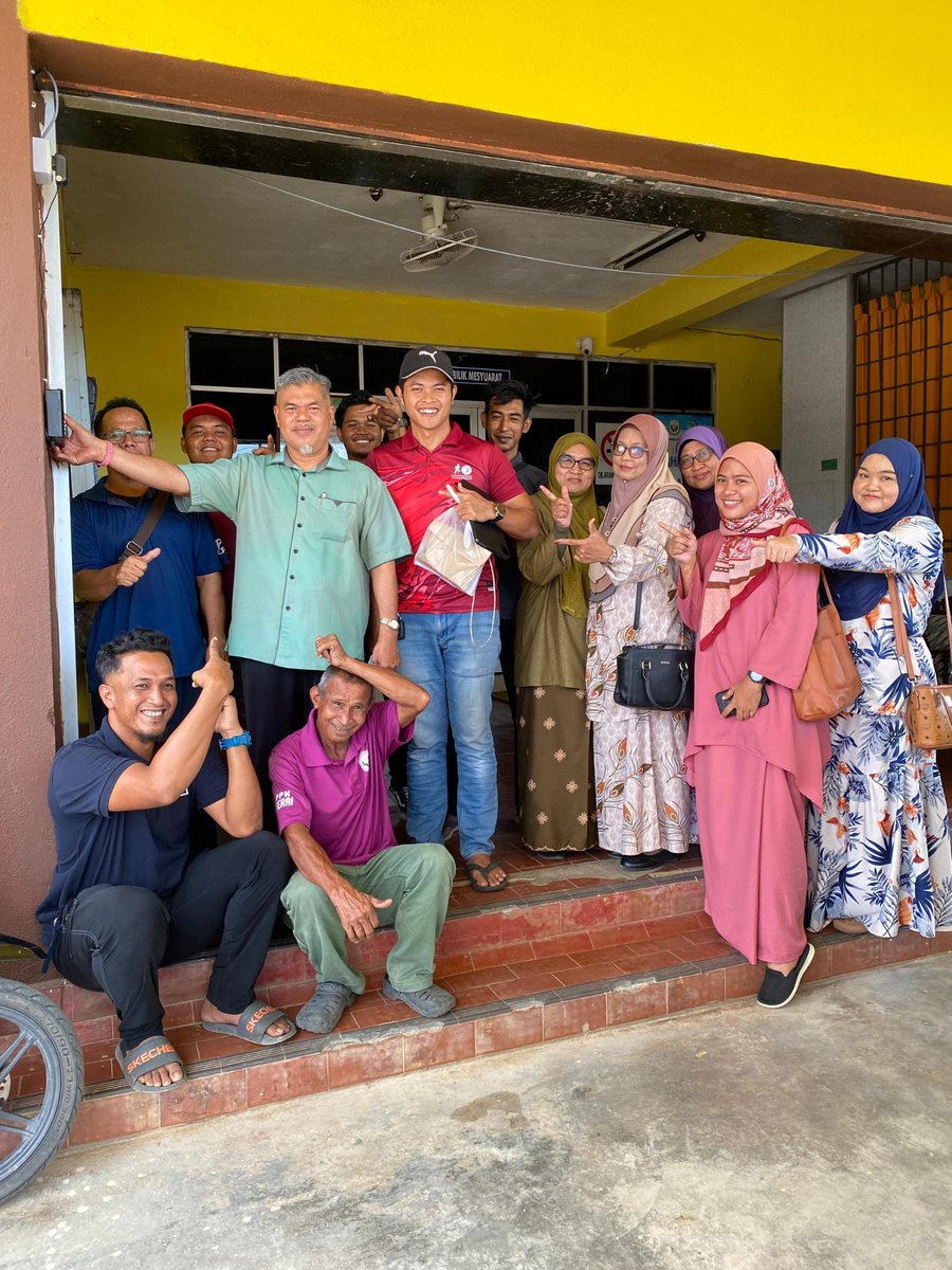 PPKGERAI062's tweet photo. Selamat bersara buat En Rashid b. Rani dari tahun 2012 hingga Mac 2024,Semoga dlm sentiasa sihat, dimrhkan rezeki &amp; bhgia dismping keluarga tercinta
#Ppkgerai
#LPP50Tahun
#LPPMalaysia
#LPPTerengganu
#LPP4farmers
#PerkasaPeladang
#CukupdanTerjamin https://t.co/sP43jnI4UI