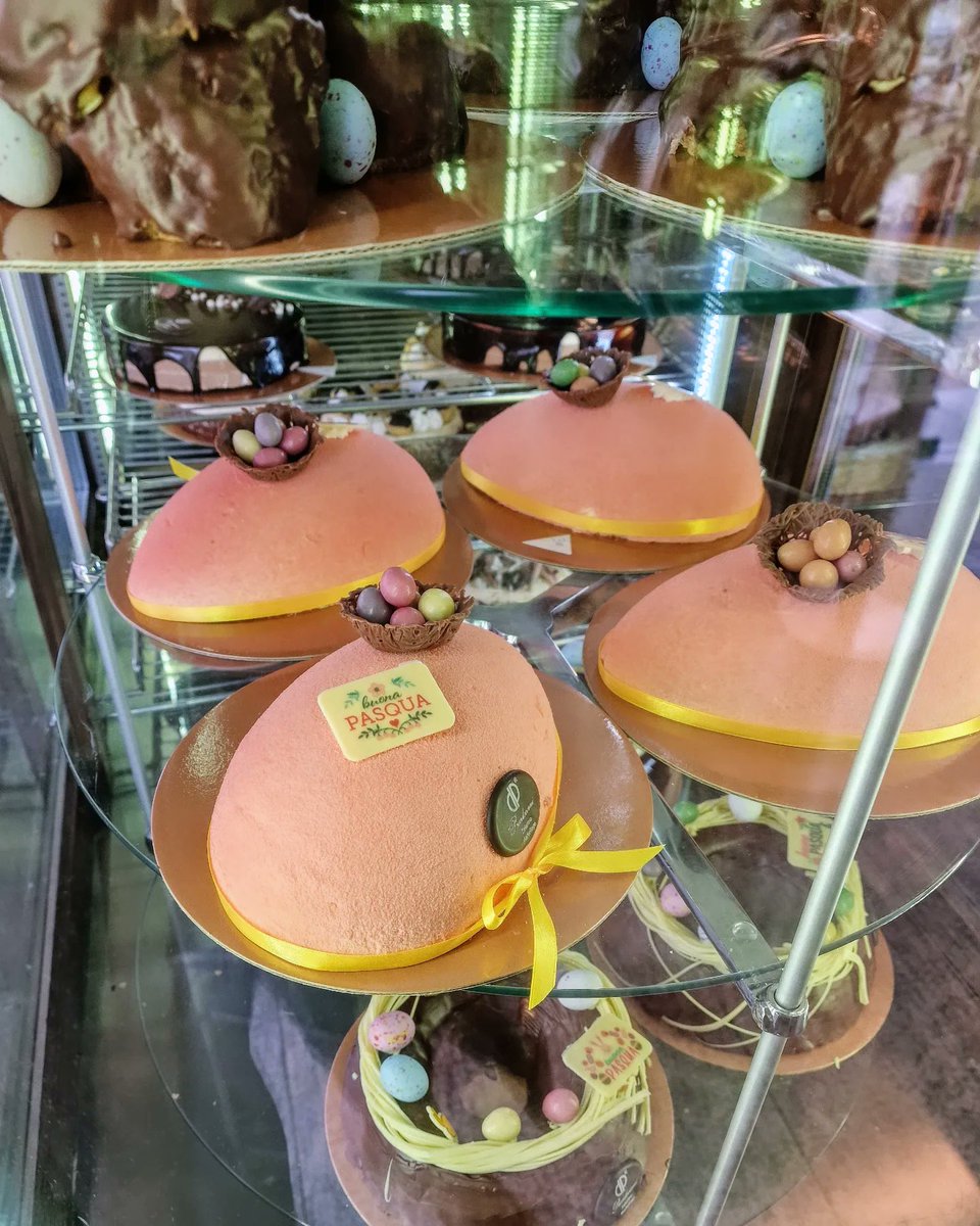 dashofprosecco's tweet photo. Easter Sugar Rush starting in about 3 hours 👀 no amount of post lunch brisk walking is going to save me from this. https://t.co/yQ6KGyeotk