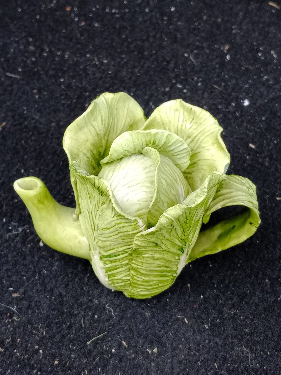 antiquestwins's tweet image. Probably the most realistic lettuce tea pot I've ever seen.
#bootsale #bargainhunt