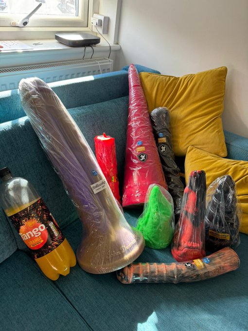 My Easter bunny is better than yours!!😜 What do I have play with first? @JohnThomasToys https://t.co<a href="/tag/ff"class="tags"><span>#ff</span></a><a href="/tag/askmeanything"class="tags"><span>#askmeanything</span></a><a href="/tag/gape"class="tags"><span>#gape</span></a><a href="/tag/fisting"class="tags"><span>#fisting</span></a><a href="/tag/hugetoys"class="tags"><span>#hugetoys</span></a>