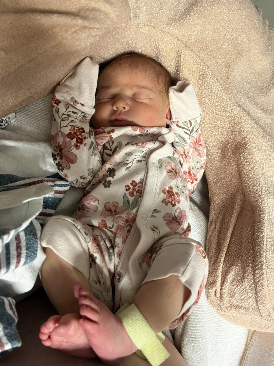SumerMusick's tweet image. Magdalene Carmichael Musick - the most perfect little girl in the world - arrived on Good Friday - March 29 - at 3:58am. 
7 pounds 12 ounces, 20 1/2 inches long, and a head full of red hair 
We are so in love 🩷
