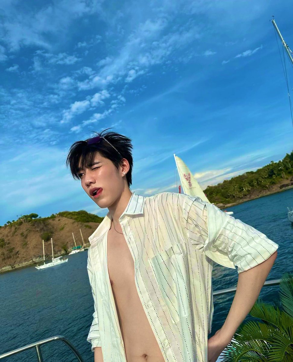 C4TJl's tweet photo. [ #JISTAGRAM ]

Sorry nie mogę rozmawiać płynę na jachcie (ale to ty dzwonisz) https://t.co/yzS0qD1GFT