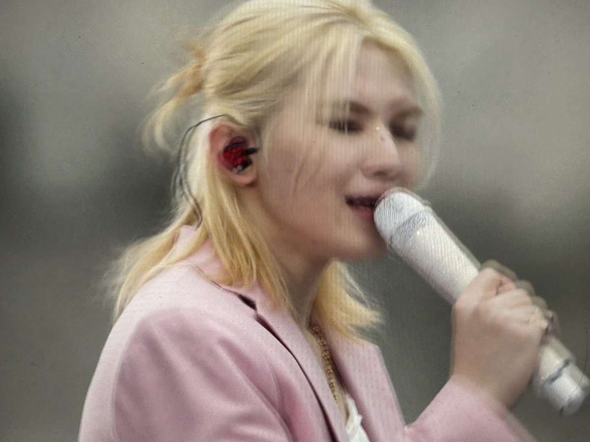 polcazone's tweet photo. uji, your music gives us comfort. i won't cry. 😭😭😭 https://t.co/k3wEi1i04U