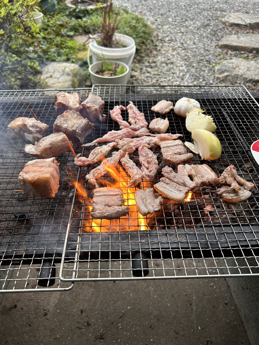 肉を焼きまーす。