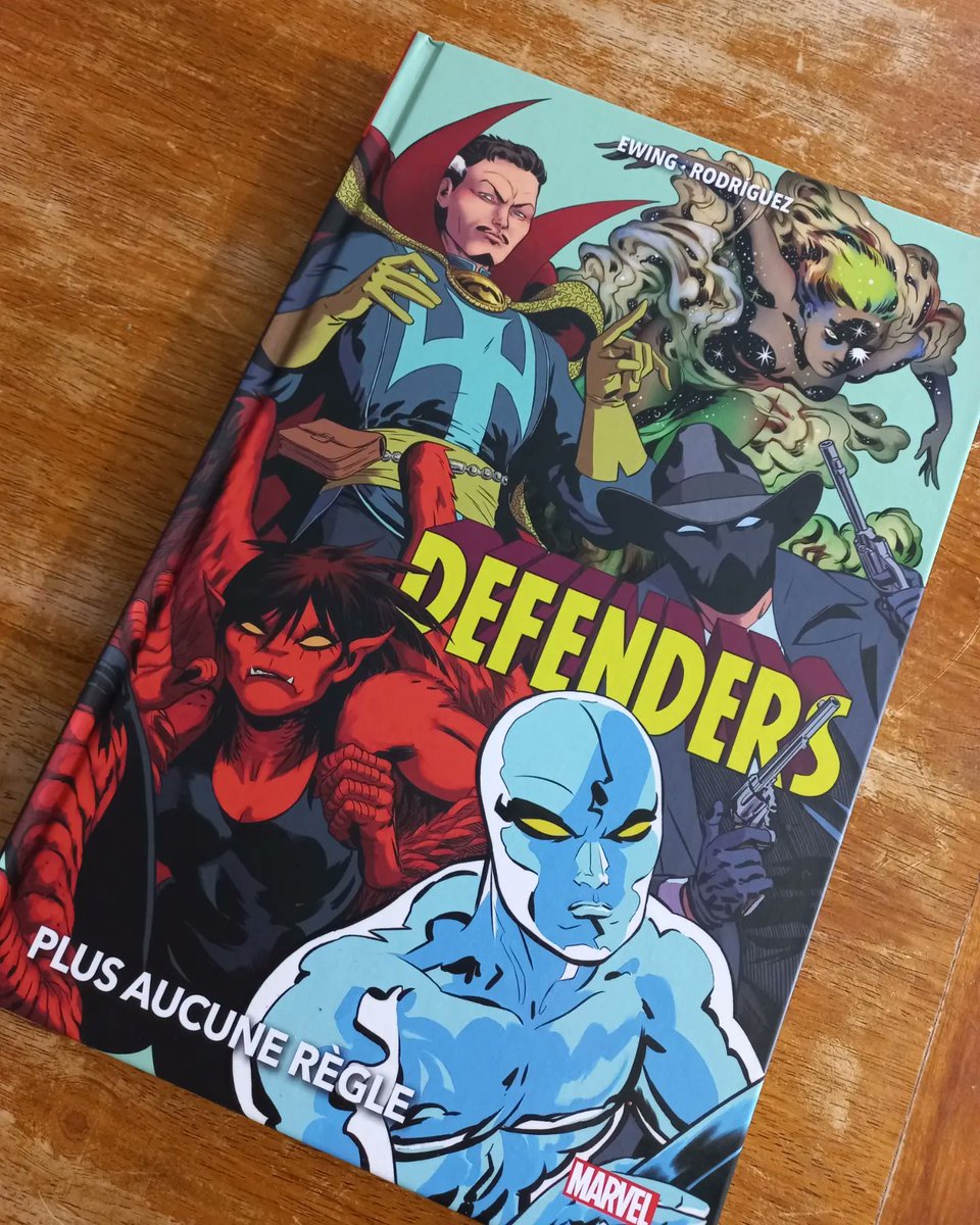 Defenders - Plus aucune règle - Al Ewing - Javier Rodriguez @paninicomicsfra En amoureux de l'univers cosmique de Marvel, Al Ewing s'empare des Defenders pour deux mini-séries aux concepts aussi barrés que merveilleux. 👇