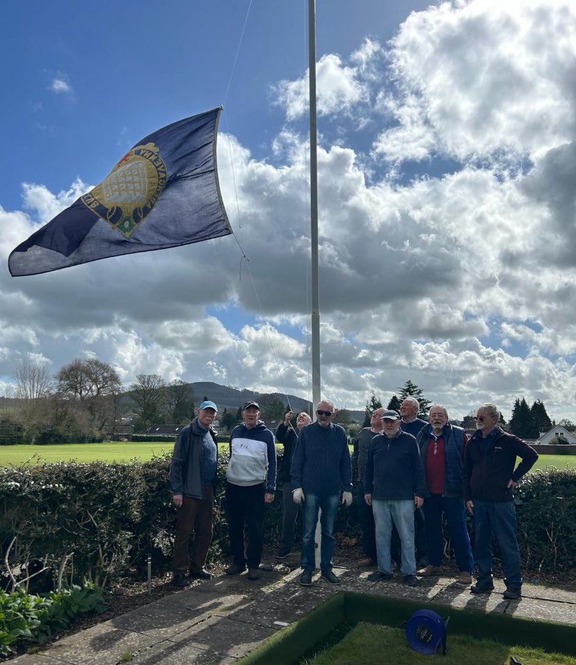ClareLM67's tweet photo. Flag pole is up. Green looking great. We are ready for the bowls season. https://t.co/uaxcDtju5G