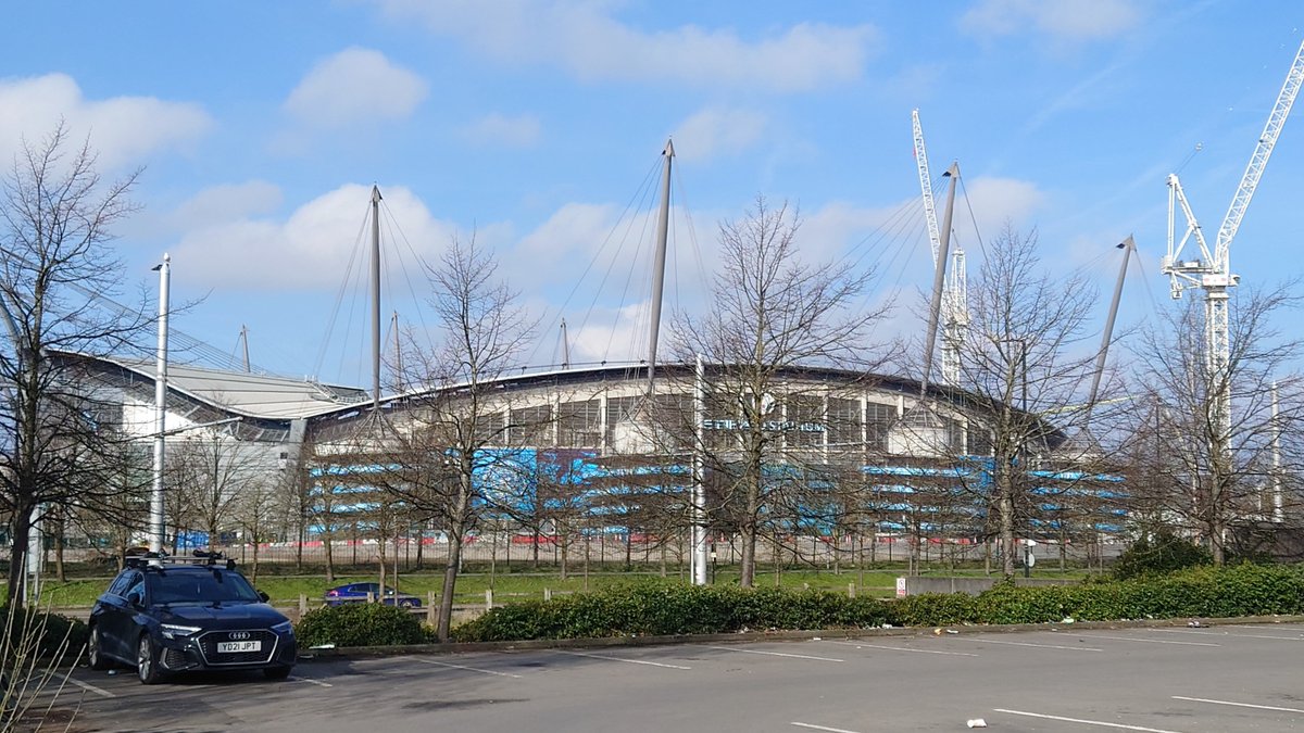 Beautiful morning in Manchester. Join me @alex_crook live at the Etihad for Sunday Session on @talkSPORT from 130pm, featuring Man C v Arsenal. Double title winner Perry Groves is on the show as well, and @mickygray33 at Liverpool v Brighton.