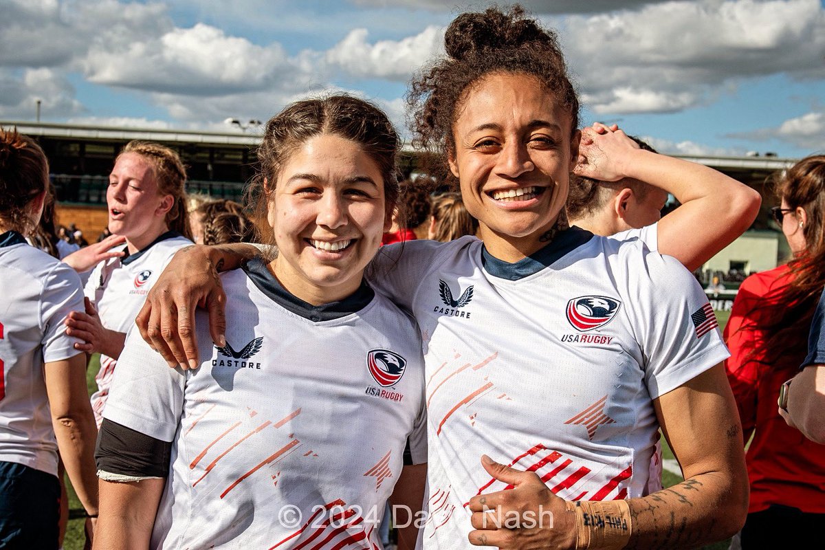 Winners are grinners 😄 @USAWomenEagles claimed a 38-17 win over South Africa in Ealing on Saturday. Lightning pair Bulou Mataitoga and Kathryn Treder were in the starting line-up, with Treder getting on the scoresheet! 📸 David Nash #LightningStrikes⚡️🇺🇸