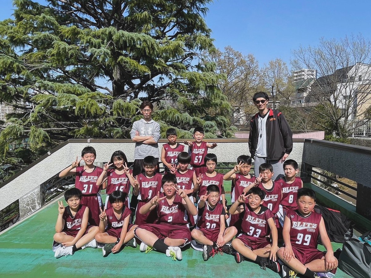 yskshs3's tweet photo. 北区FlyngCUPに参戦‼️
見事優勝✨🥇🏆✨ する事が出来ました！春季大会決勝と同じ相手！
見事リベンジ果たしました😊
6年生相手によく戦いました(^^)
おめでとう🤗 https://t.co/Ox0aiwgAVU