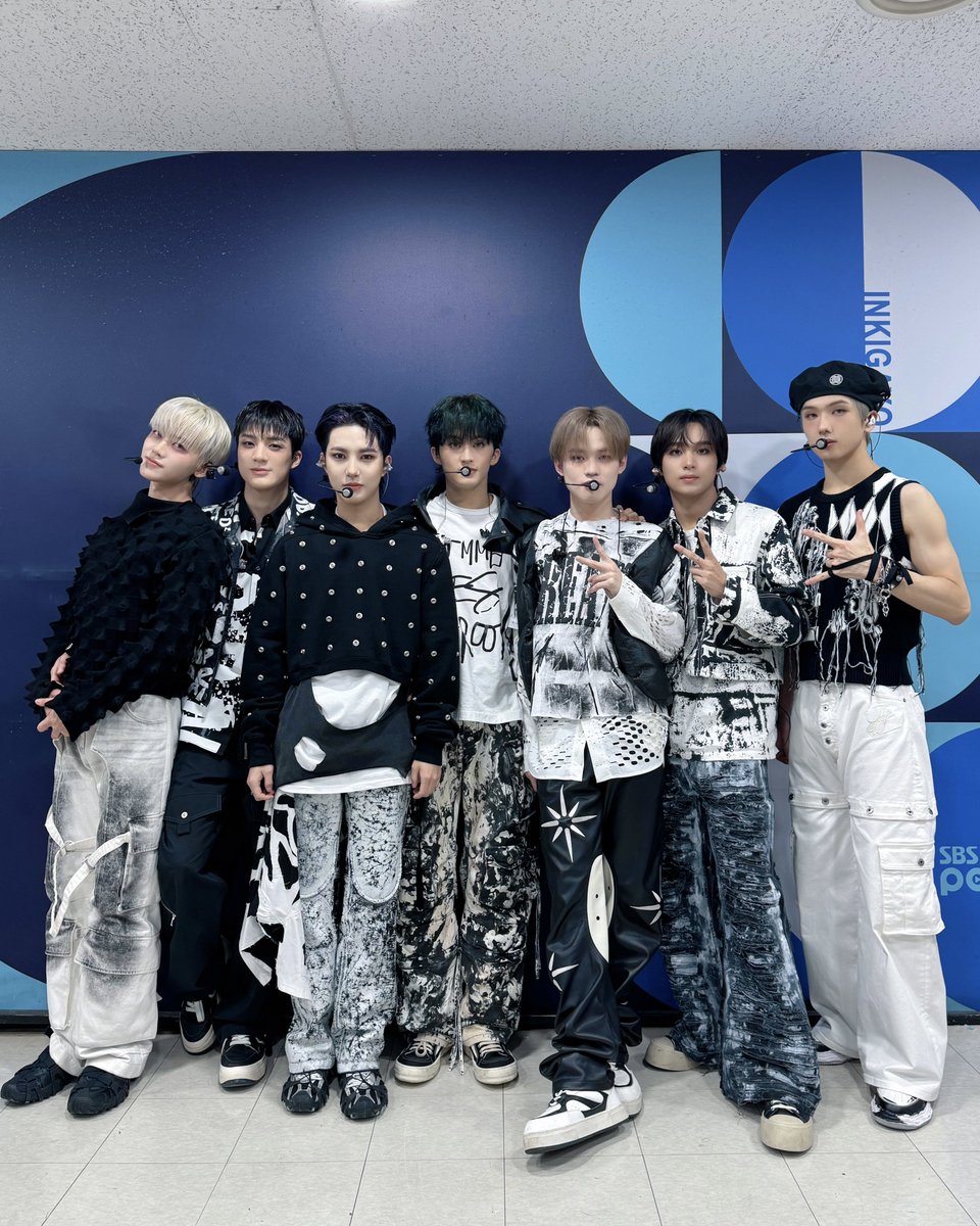 NCTsmtown_DREAM's tweet photo. 첫번째주도 시즈니랑 정말재미있게 갈아 마셨고 다음주에는 벤티로 스무디 한잔 할래요?🍇🎉

#RENJUN 
#NCTDREAM #Smoothie
#NCTDREAM_Smoothie https://t.co/p0JHe8rJiO