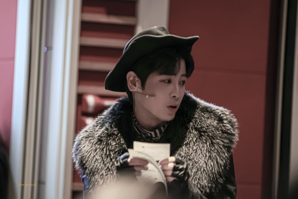 .                                                  하지만 작고 연약한
악당 될 거야(`へ´*)             내가 오뚜케 해(っ◞‸◟c)