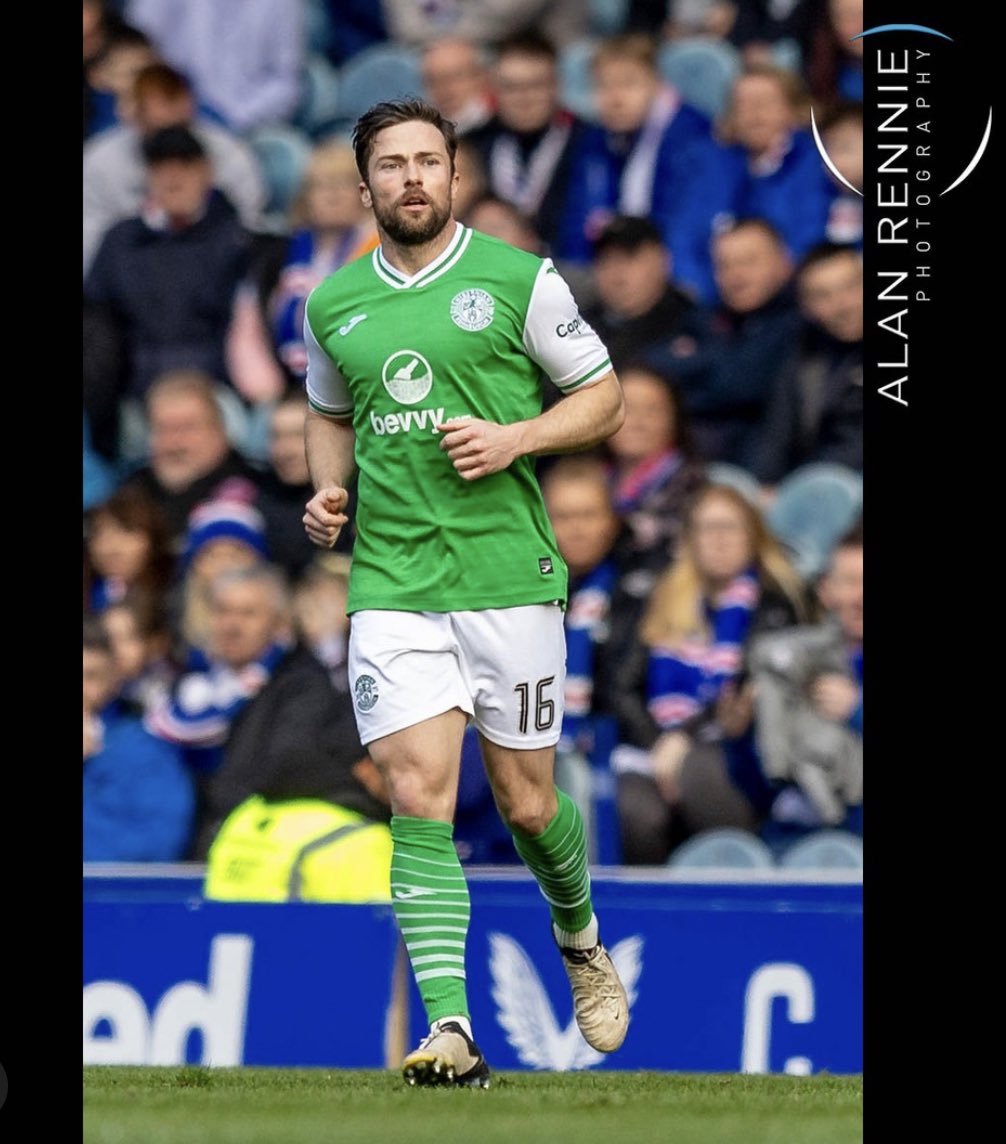 𝐋𝐞𝐰𝐢𝐬 𝐒𝐭𝐞𝐯𝐞𝐧𝐬𝐨𝐧 made his 𝟓𝟗𝟕𝐭𝐡 appearance for @HibernianFC yesterday ✔️ 👏🏻 Let’s hope he makes it to 𝟔𝟎𝟎+ before the end of the season 📷 - @AlanRennie1 ©️