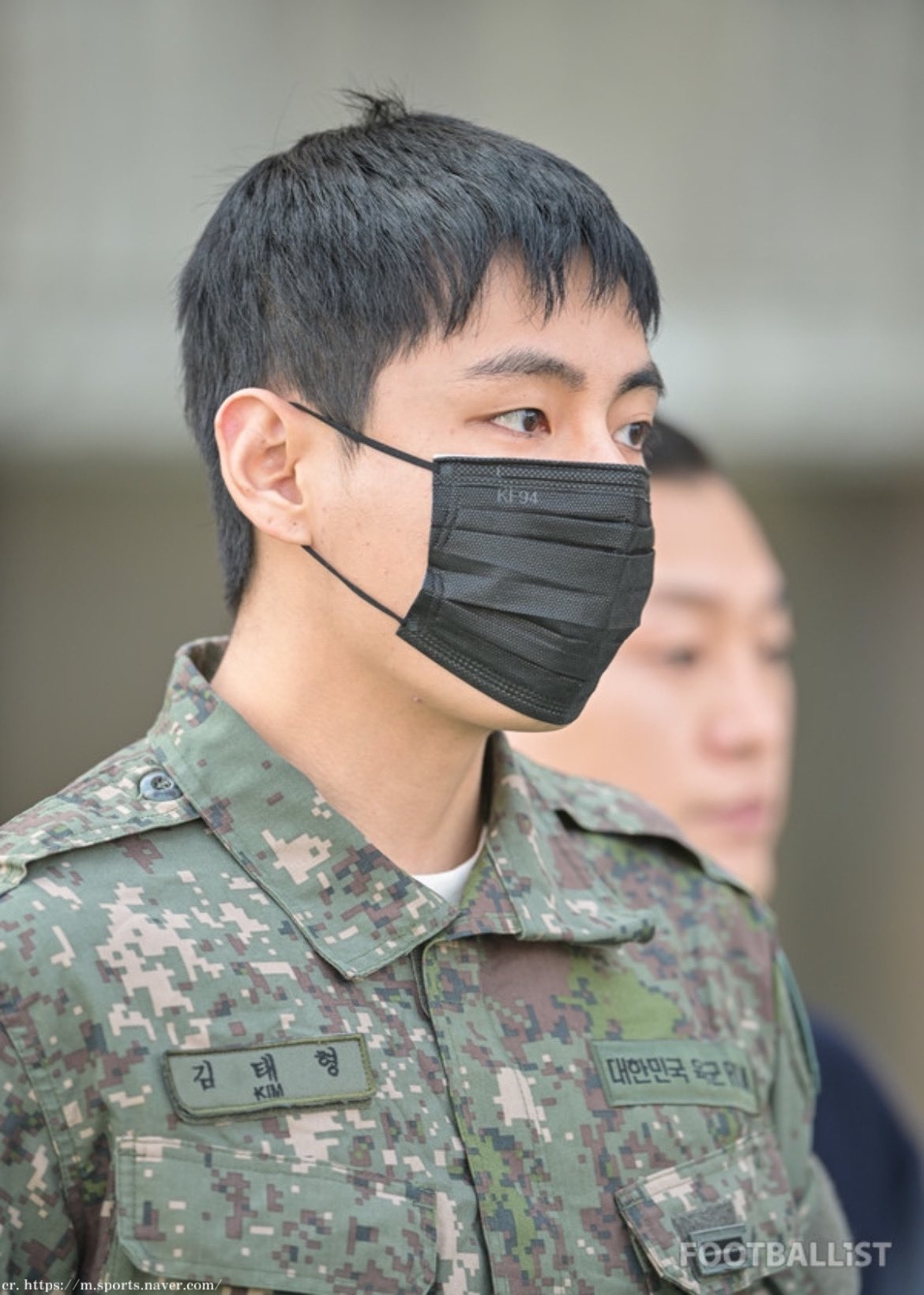 bts テテ　テヒョン ぬいぐるみ　兵役　迷彩　制服 bts テテテヒョン ぬいぐるみ兵役迷彩制服