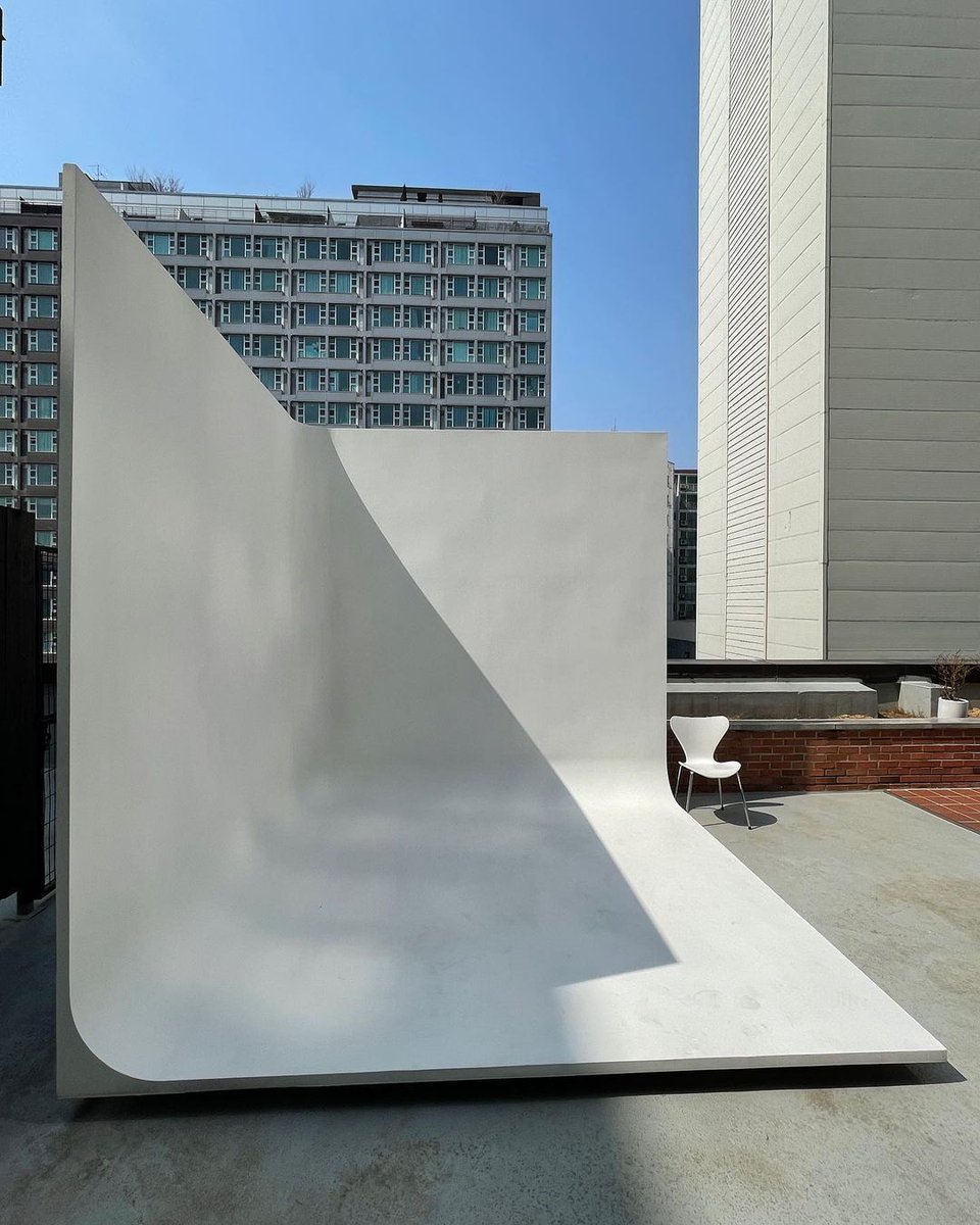 젠 카페 스튜디오 오픈 이벤트!💕
RT+팔로우 하신분께 추첨을 통해서 11분께 상품을 드립니다. 

- 스튜디오 무료 이용권 1명
- 스타벅스 아메리카노 10명🥤

자연광이 이쁘게 들어오는 루프탑 카페입니다.☀ 
순차적으로 배경이 공개될 예정입니다. 감사합니다.