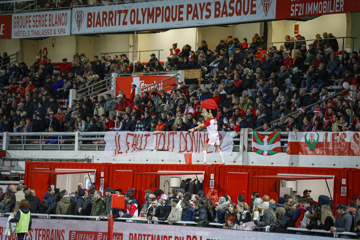 𝐑𝐞𝐭𝐨𝐮𝐫 𝐚̀ 𝐀𝐠𝐮𝐢𝐥𝐞𝐫𝐚 🔴⚪️ Ce vendredi, nos joueurs refouleront la pelouse d’Aguilera contre Aurillac 🏉 𝐁𝐢𝐚𝐫𝐫𝐢𝐭𝐳 ⚡️ 𝐀𝐮𝐫𝐢𝐥𝐥𝐚𝐜 🗓️ Vendredi 05 avril 🕘 19H30 🏟️ Stade Aguilera 🎟️ billetterie-bopb.fr/fr 📸 @itzalargianphotos #BO #BOPB #Biarritz