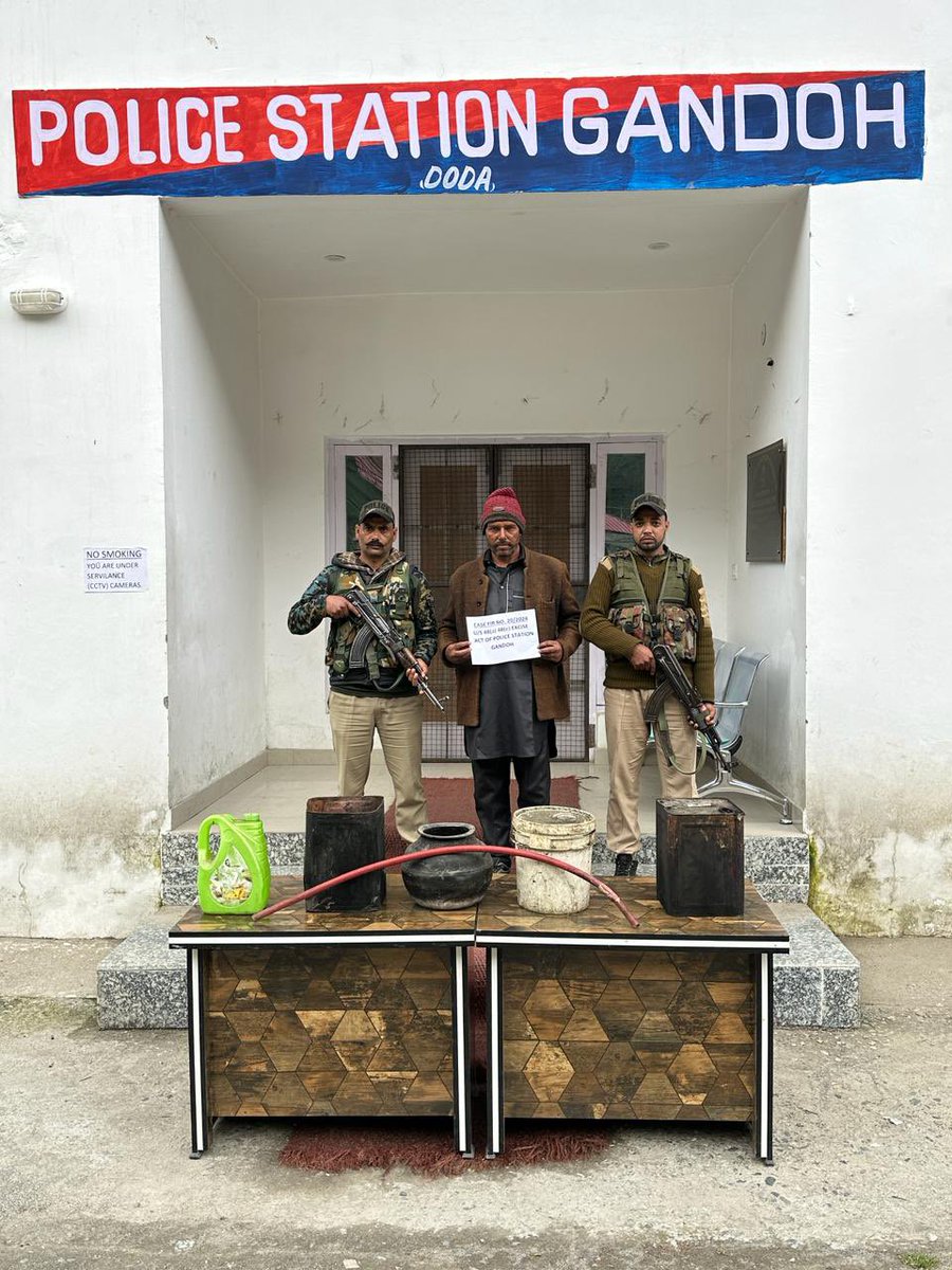 DODA POLICE SEIZED HUGE ILLICIT LIQUOR IN DHARYOUTH AREA OF GANDOH. @JmuKmrPolice @ZPHQJammu @adgp_igp